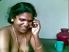 Tamil auntyl shacking up